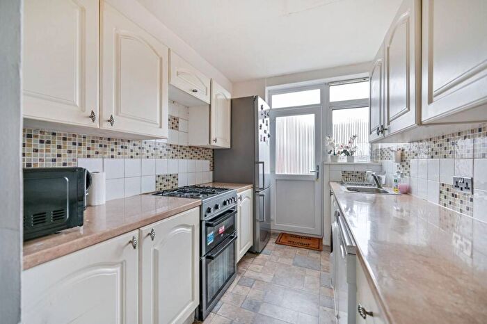 3 Bedroom Terraced House For Sale In Perryman Way, Slough, SL2