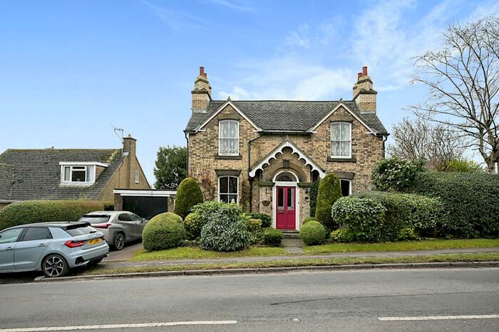 3 Bedroom Detached House For Sale In Main Road, Cutthorpe, Chesterfield, Derbyshire, S42