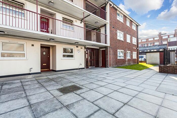 2 Bedroom Apartment To Rent In Teasel Crescent, SE28