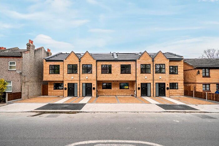 3 Bedroom Terraced House For Sale In Cambridge Road, London, SE20