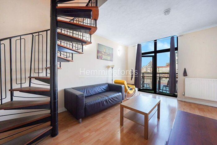 3 Bedroom Flat For Sale In York House, Britannia Village, E16