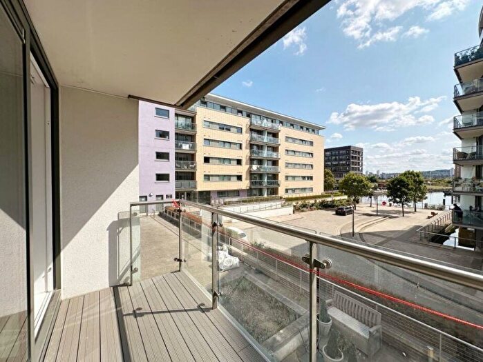 2 Bedroom Flat To Rent In Albert Basin Way, Gallions Reach, Royal Docks, E16