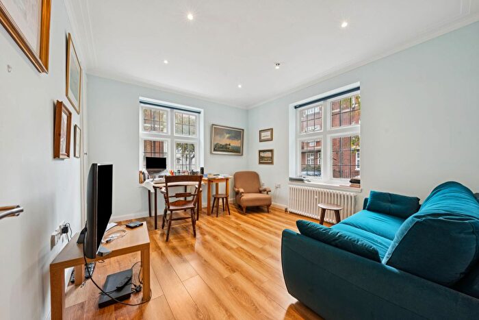 1 Bedroom Flat For Sale In Weymouth Street, W1G