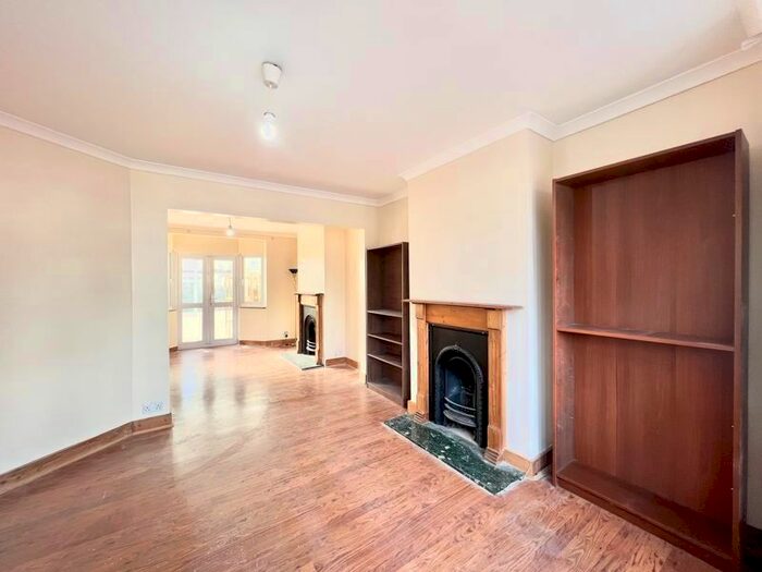 3 Bedroom End Of Terrace House To Rent In Oxford Close, London, N9