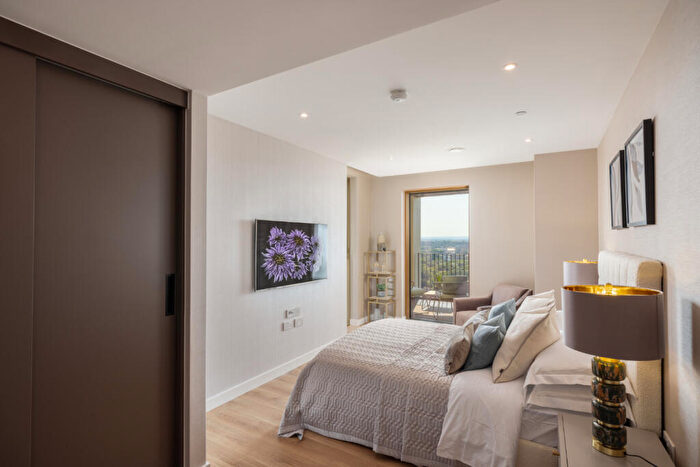 1 Bedroom Apartment For Sale In One Thames Quay, Canary Wharf, E14
