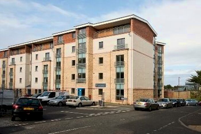 2 Bedroom Flat To Rent In Papermill Wynd, Edinburgh, EH7