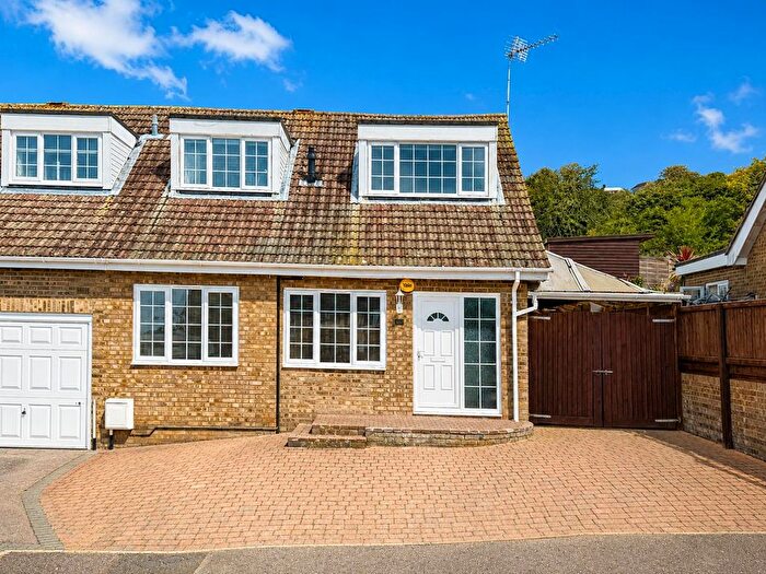 3 Bedroom Semi Detached House For Sale In Nursery Fields, Hythe, CT21