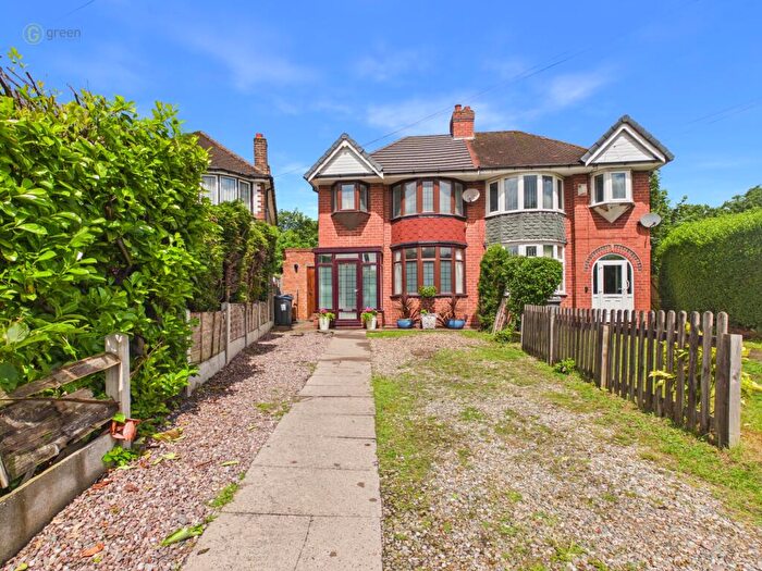 3 Bedroom Semi-Detached House For Sale In Thanet Grove, Birmingham, B42