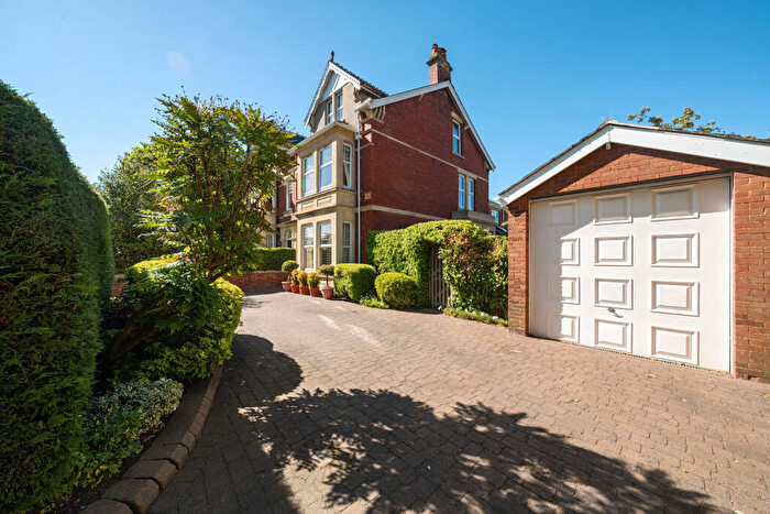 6 Bedroom Semi-Detached House For Sale In Westlecot Road, Old Town, Swindon, SN1