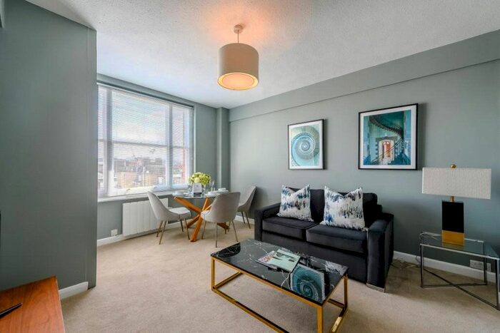 1 Bedroom Flat To Rent In Hill Street, Mayfair, London, W1J