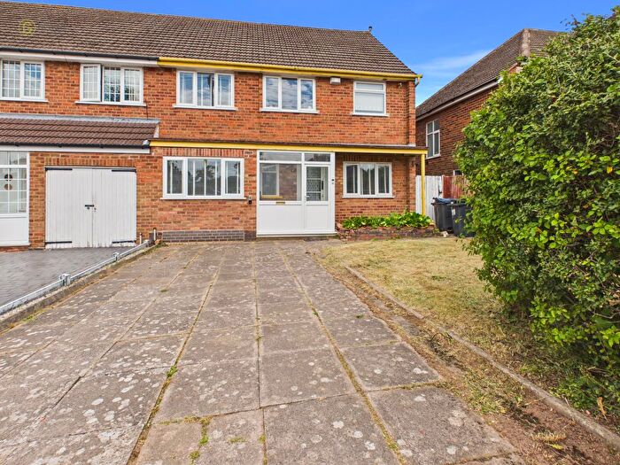 3 Bedroom Semi Detached House For Sale In Vincent Road, Sutton Coldfield, B75
