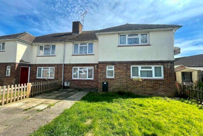 2 Bedroom Flat To Rent In Fairlight Field, Lewes, BN8