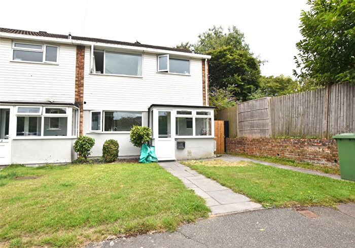 3 Bedroom End Of Terrace House For Sale In Elmstead Close, Sevenoaks, Kent, TN13