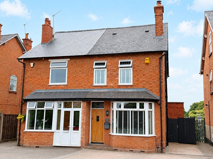 3 Bedroom Semi Detached House For Sale In Evesham Road, Astwood Bank, Redditch, B96
