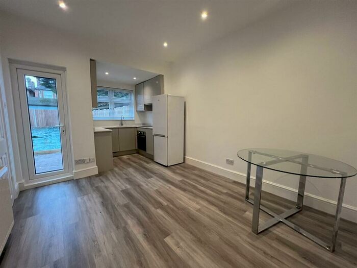 2 Bedroom Apartment To Rent In Sunny Gardens Road, Hendon, London, NW4