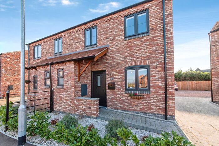 3 Bedroom Semi-Detached House For Sale In Poppyfield Close, Skellingthorpe, Lincoln, Lincolnshire, LN6