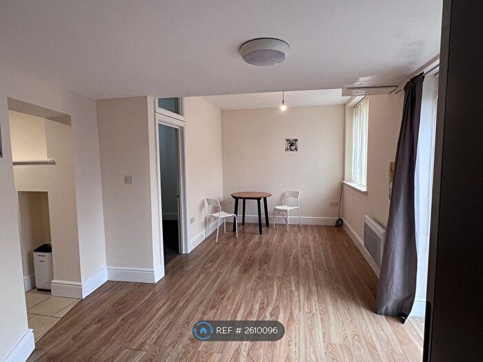 2 Bedroom Flat To Rent In Horton House, Bristol, BS2