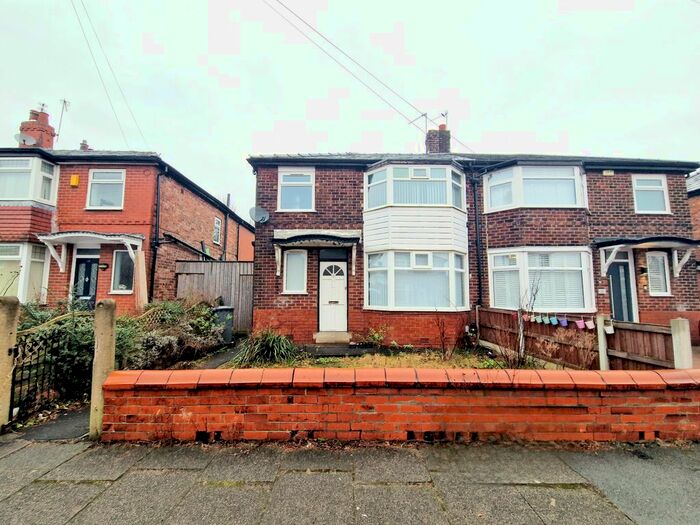 3 Bedroom Semi-Detached House To Rent In Lichfield Drive, Swinton, Manchester, M27