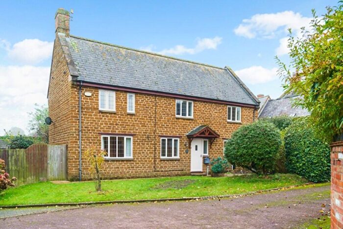 4 Bedroom Detached House To Rent In Lime Avenue, NN11