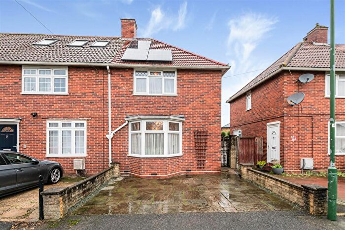 2 Bedroom End Of Terrace House For Sale In Whitby Gardens, Sutton, SM1