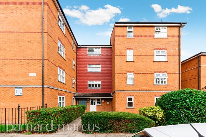 2 Bedroom Flat For Sale In Elderfield Place, London, SW17