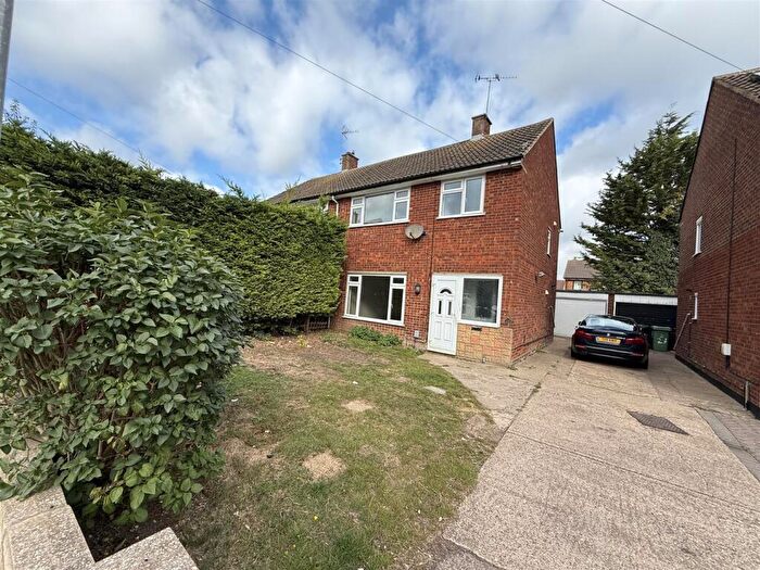3 Bedroom End Of Terrace House To Rent In Yew Street, Houghton Regis, Dunstable, LU5