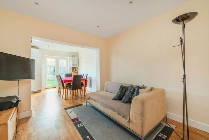 3 Bedroom Property To Rent In Elmer Gardens, Isleworth, TW7