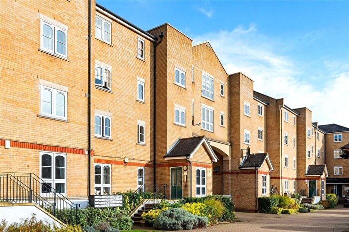 2 Bedroom Flat To Rent In . Wheat Sheaf Close, Isle Of Dogs, Canary Wharf, London, E14