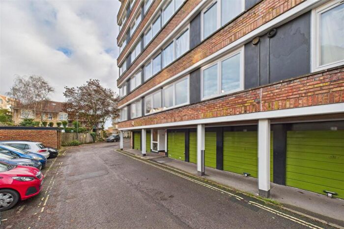 2 Bedroom Flat For Sale In High Kingsdown, Kingsdown, BS2
