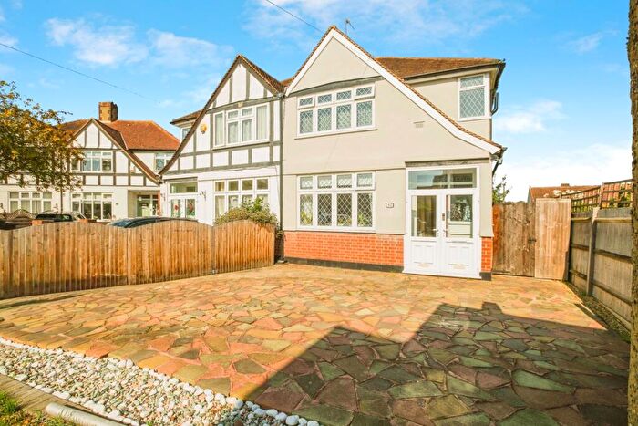 3 Bedroom Semi-Detached House For Sale In Fairhaven Avenue, Croydon, Surrey, CR0