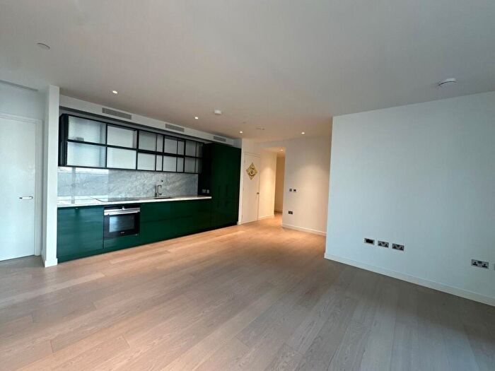 2 Bedroom Apartment For Sale In Bagshaw Building, Wardian, Heron Quays/Canary Wharf, E14
