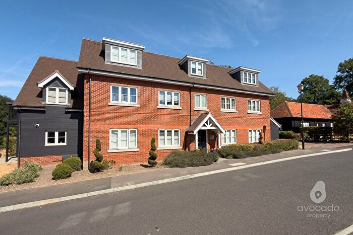 2 Bedroom Flat For Sale In Bryan Gardens, Binfield, Berkshire., RG42
