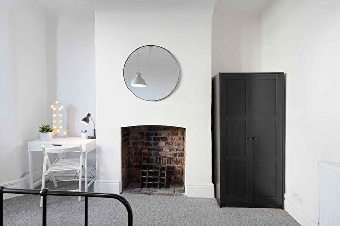 6 Bedroom House To Rent In Gayner Road, Bristol, BS7