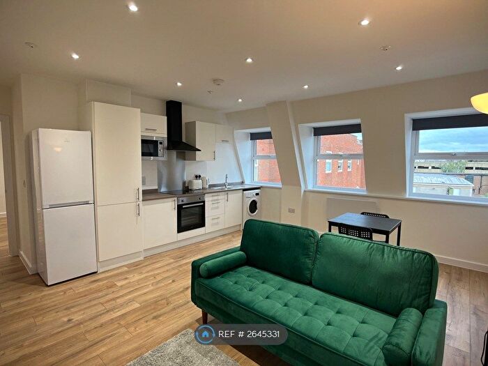 1 Bedroom Flat To Rent In Oriel House, Northampton, NN1