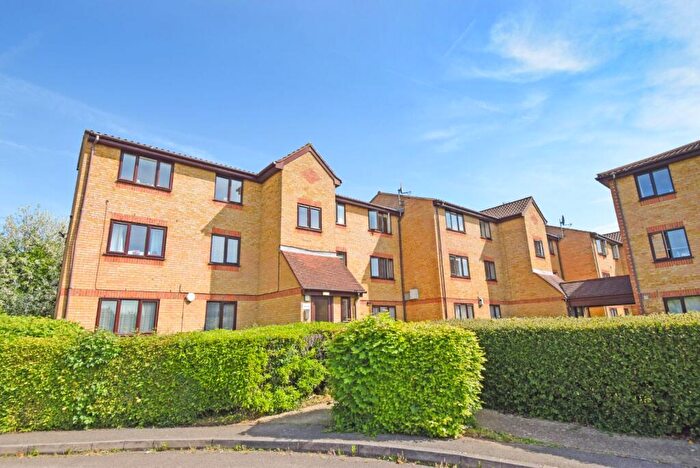 1 Bedroom Apartment For Sale In Lowestoft Drive, Cippenham, Berkshire, SL1