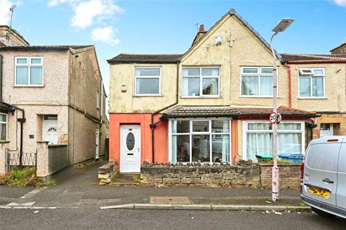 3 Bedroom End Of Terrace House For Sale In Somersall Street, Mansfield, NG19