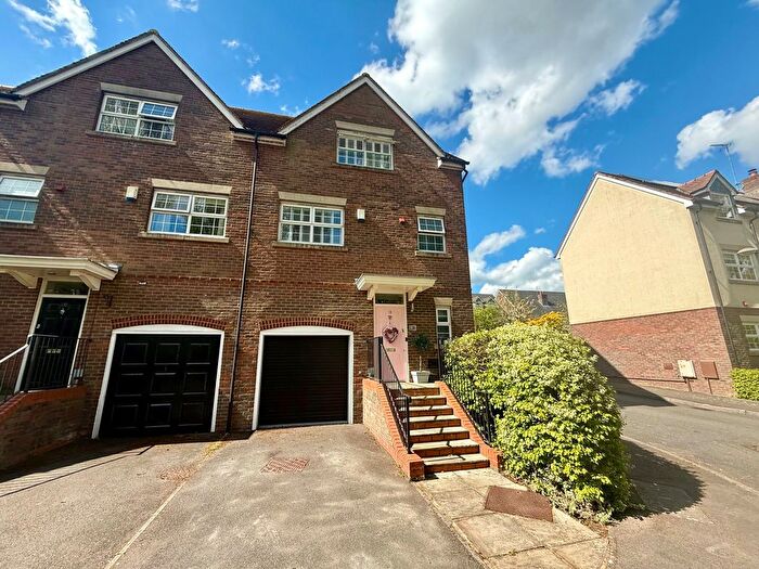 3 Bedroom Property To Rent In Bernardines Way, Buckingham, MK18