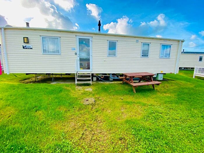 3 Bedroom Park Home For Sale In Trevelgue Road, Newquay, TR8