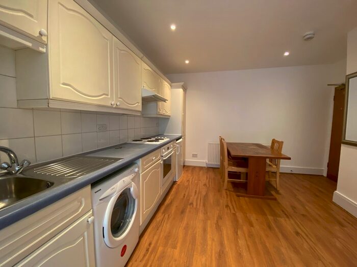 1 Bedroom Flat To Rent In Eversholt Street, Camden, London, NW1