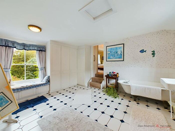 4 Bedroom House For Sale In Rise Road, Sigglesthorne, HU11