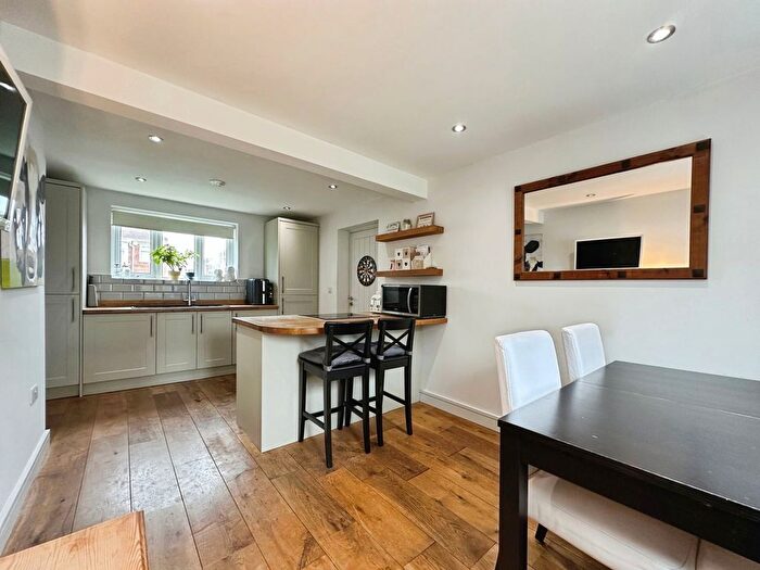 2 Bedroom Semi-Detached House For Sale In Crossland Crescent, Wolverhampton, WV6
