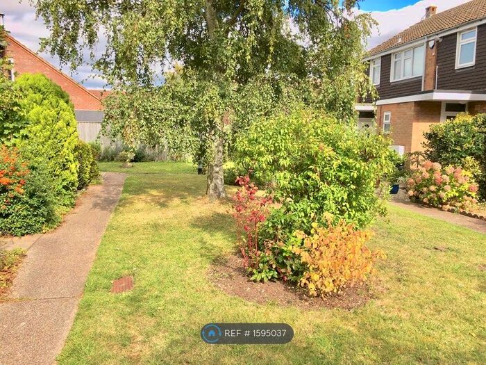 3 Bedroom Terraced House To Rent In Birch Close, Cambridge, CB4