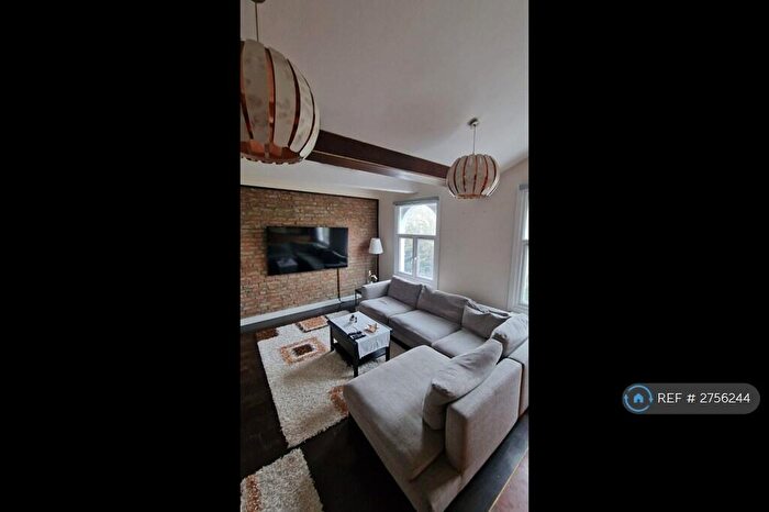 1 Bedroom Flat To Rent In Essex Road, London, N1