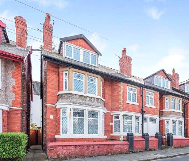 5 Bedroom Semi Detached House For Sale In Cressingham Road, Wallasey, CH45