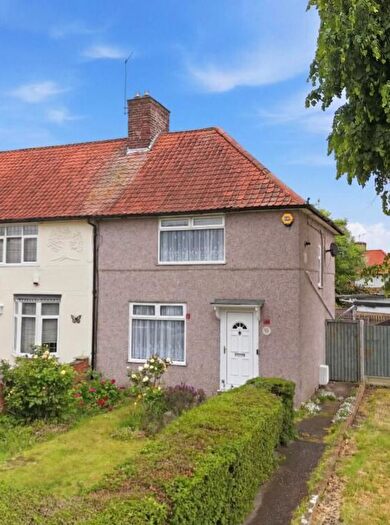 3 Bedroom End Of Terrace House For Sale In Homestead Road, Dagenham, RM8