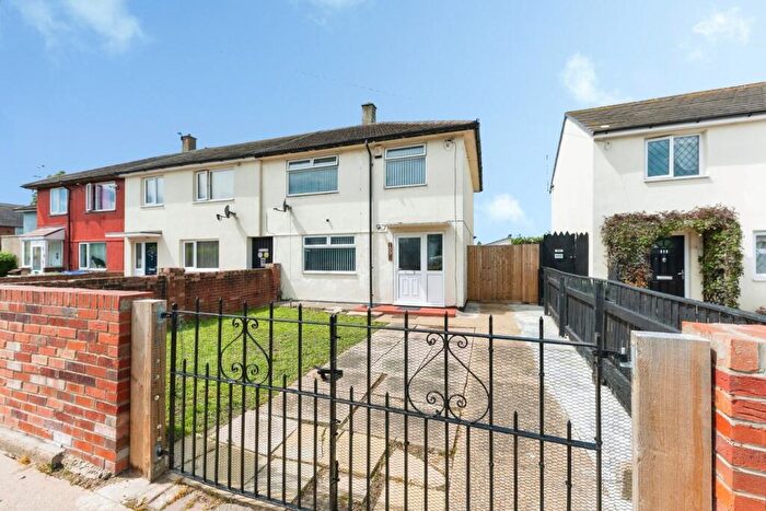 3 Bedroom Semi Detached House For Sale In Carnforth Crescent, Grimsby, DN34