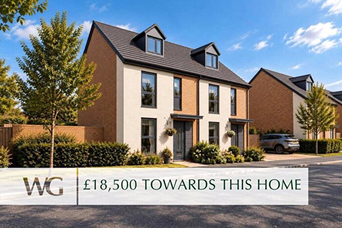 4 Bedroom Semi-Detached House For Sale In Gem Avenue, Exeter, EX4