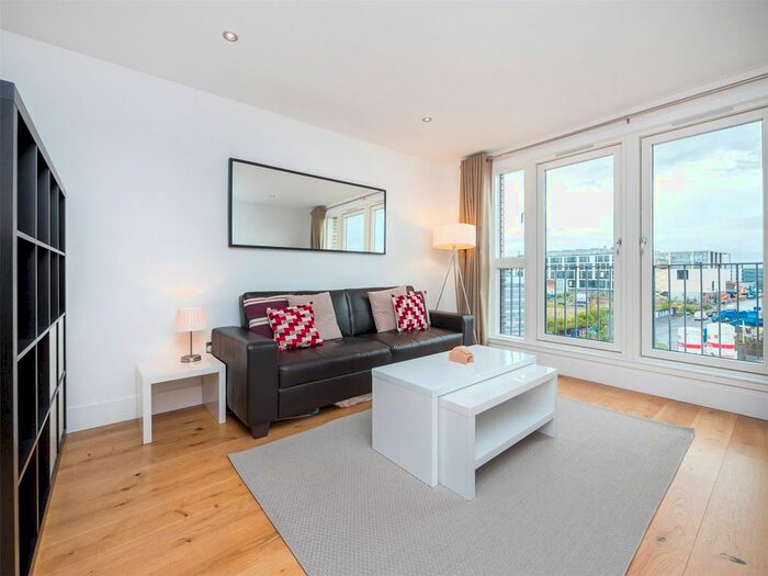 1 Bedroom Flat To Rent In Melvin Walk, Edinburgh, EH3