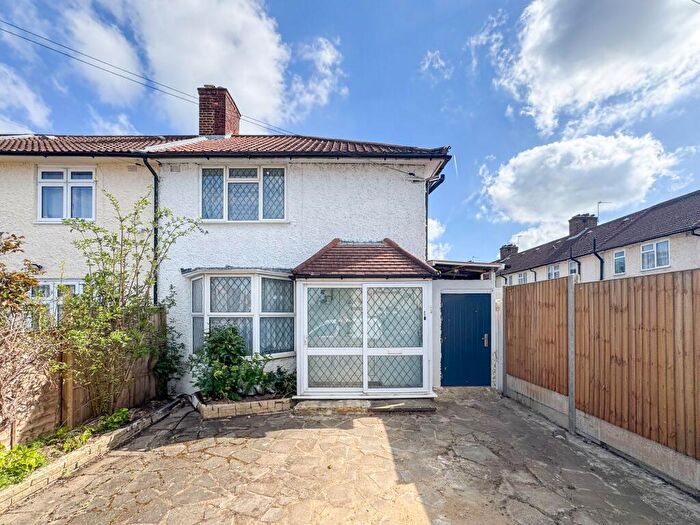 2 Bedroom Maisonette To Rent In Goldbeaters Grove, Edgware, HA8