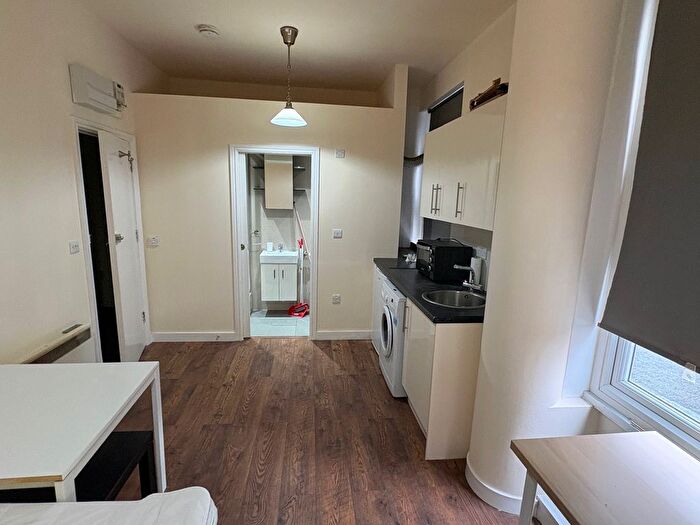 Studio To Rent In Sentinel Square, Hendon, NW4